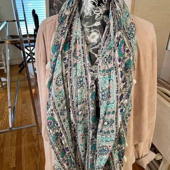American Eagle Outfitters multicolored Floral print,tassels use as scarf sarong - Picture 5 of 11
